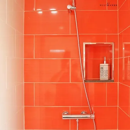 Casa Do Azulejo - Orange * Peniche