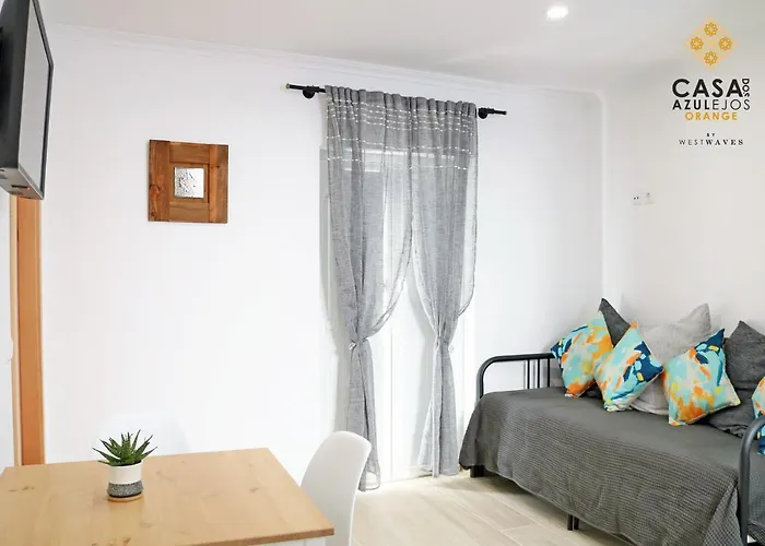 Casa Do Azulejo - Orange Пениши